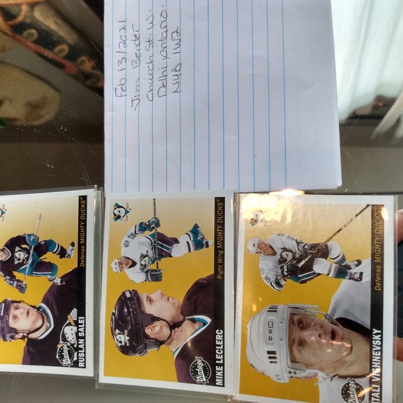 Hockey cards, yg's and jerseys and more - Picture 7 of 16